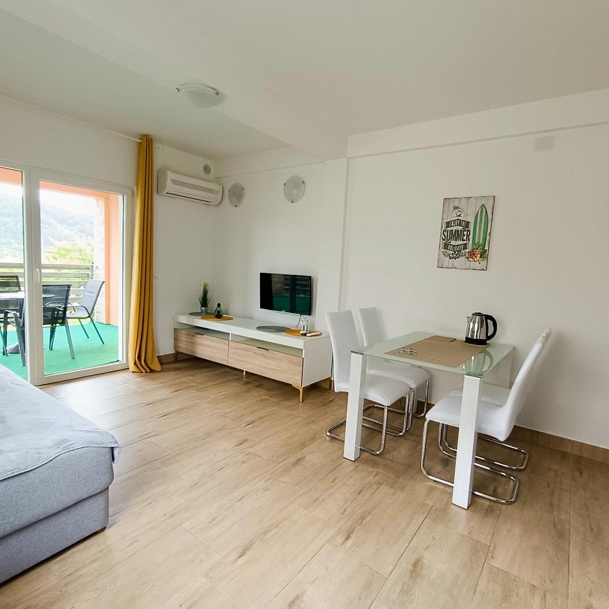 Apartments Chilla *** Lopar Luaran gambar