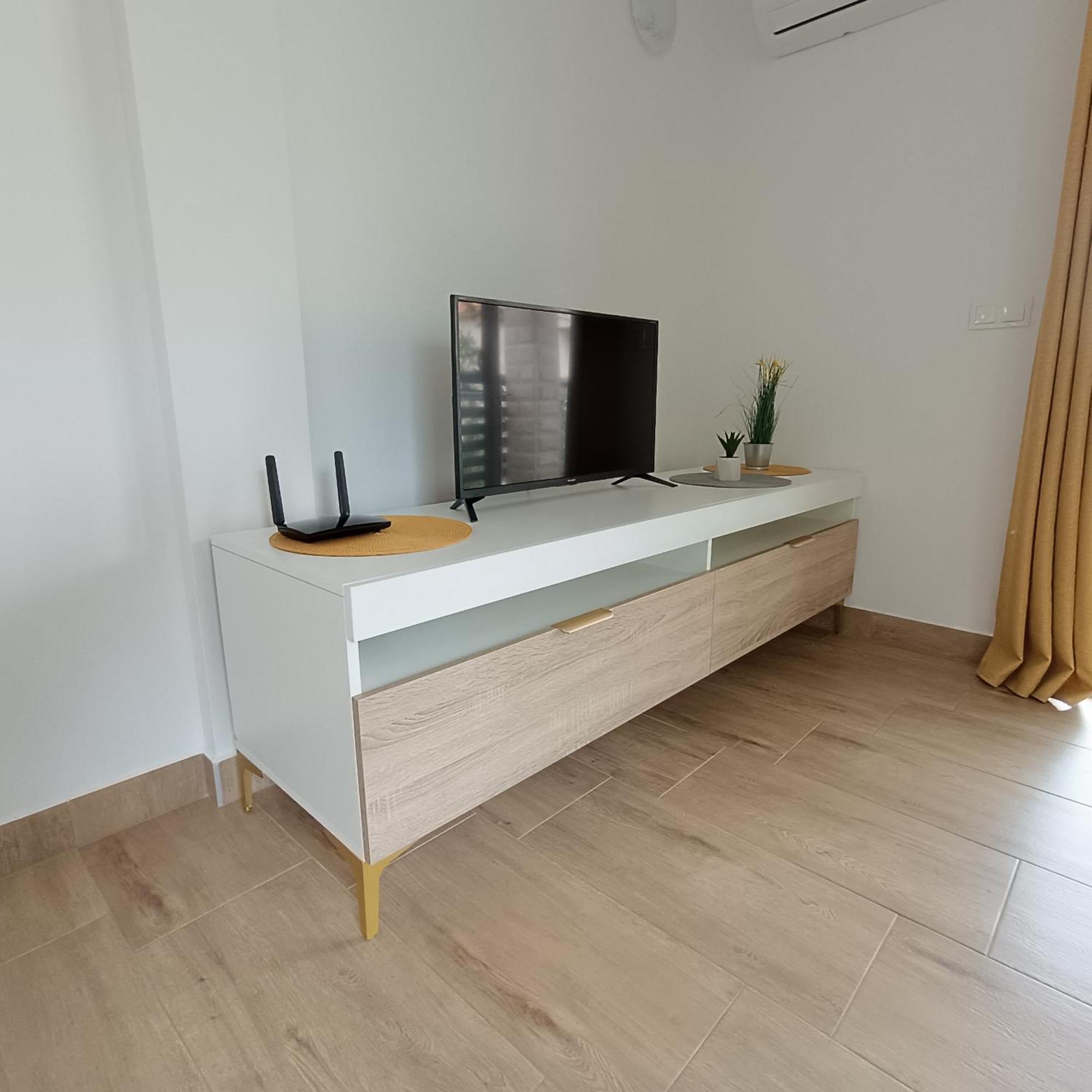 Apartments Chilla *** Lopar Luaran gambar